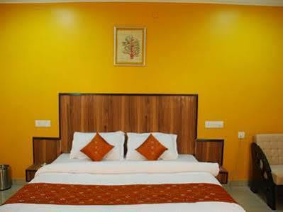 Didi Hotel Лакхнау Экстерьер фото